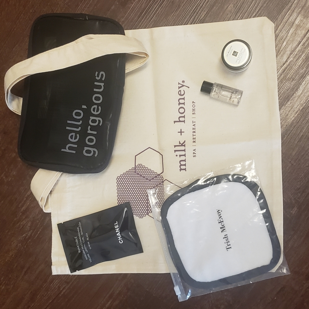 Trish McEvoy Makeup Eraser & Beauty Bundle